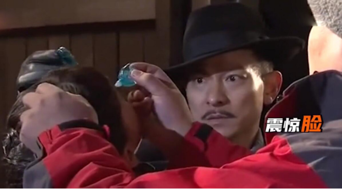 打戏无力、假吃、用十个替身，比起老戏骨，这些流量演员太拉跨了
