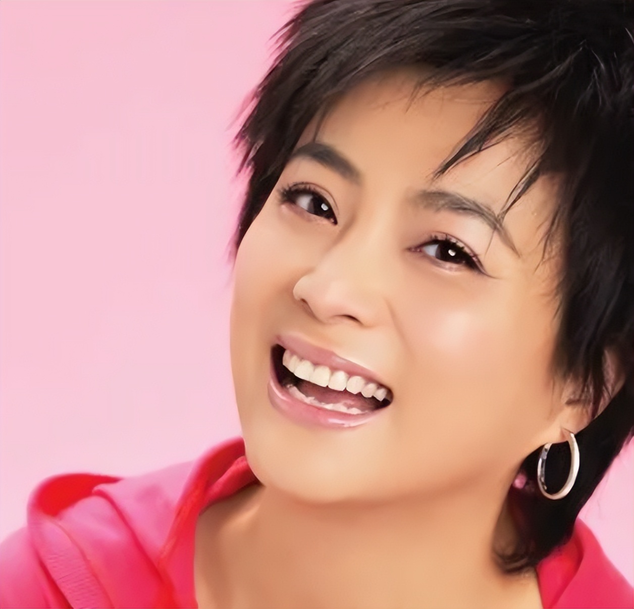 26岁离婚，34岁二婚嫁给犹太富商却两个月见一次面，李玲玉如何了