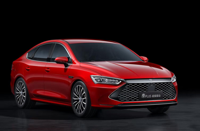 最新“轿车榜单”敲定，轩逸称王，朗逸称老二，宏光MINI成黑马