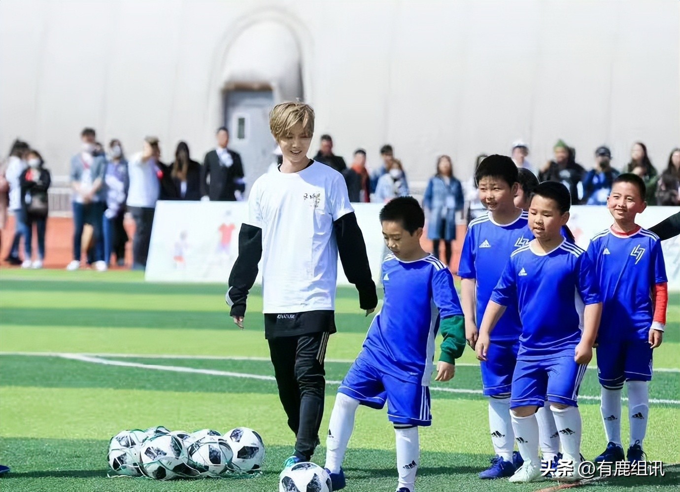 为什么世界杯是男的（鹿晗凭什么可以解说世界杯？）