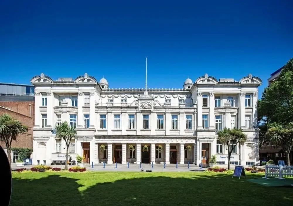 盘点2022-2023英国研究生学费涨得最狠的10所大学