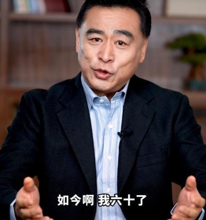8位红极一时的央视主持人现状，61岁未婚，直播带货，身家过亿