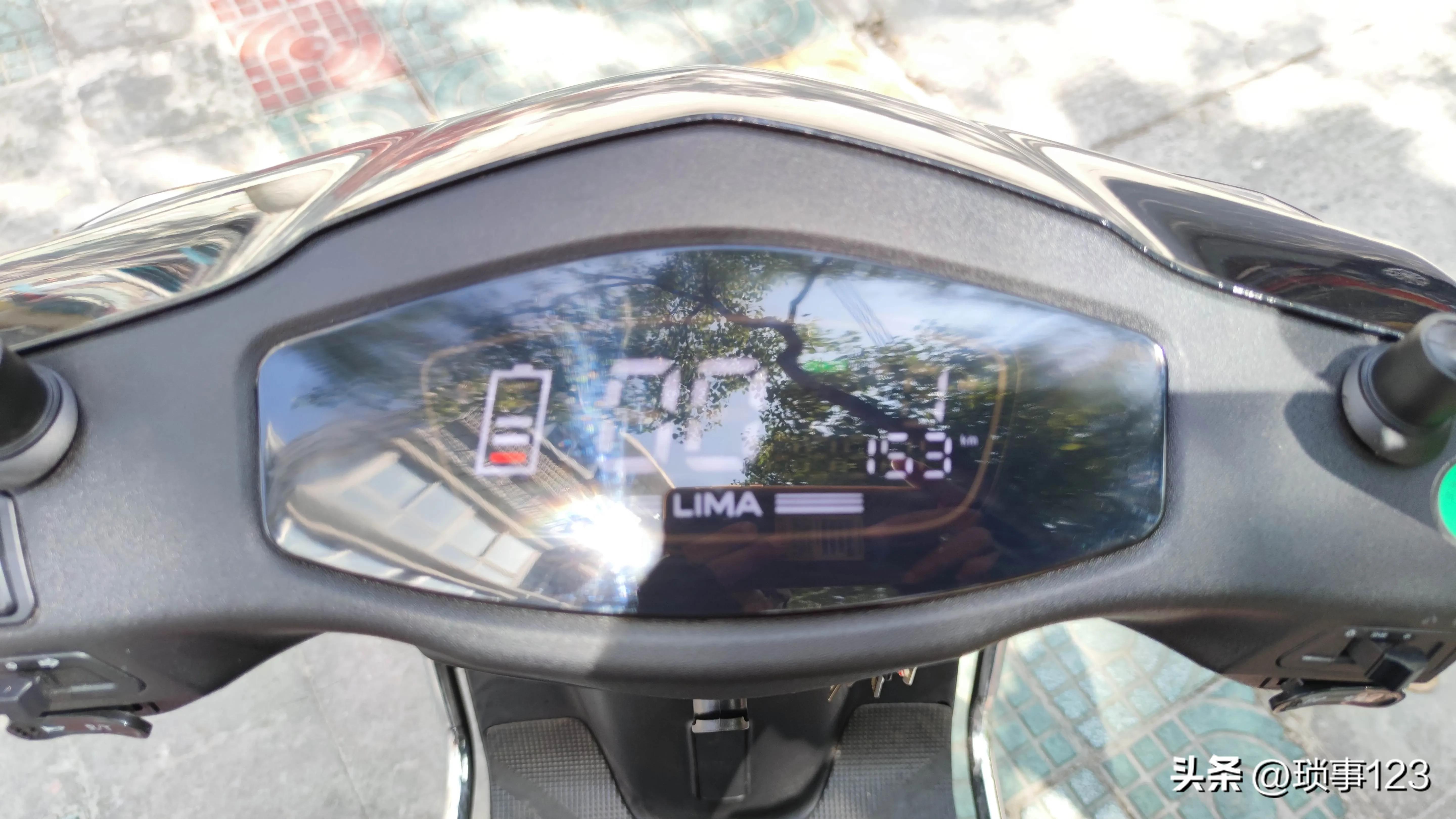 立马电动摩托车（3850元入手，立马极威（LM1500DT-10）电动摩托车静态评测）