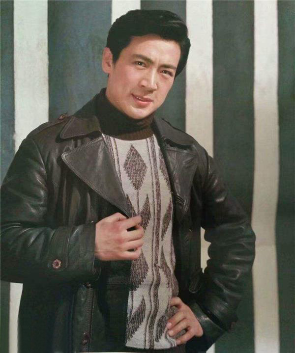 寇振海身高1.78米,年轻时玉树临风,是人见人爱的大帅哥.