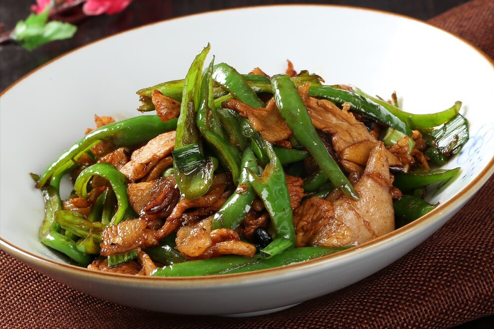 辣椒炒肉,炒制顺序很关键,湖南大厨教你4招,香辣过瘾很下饭