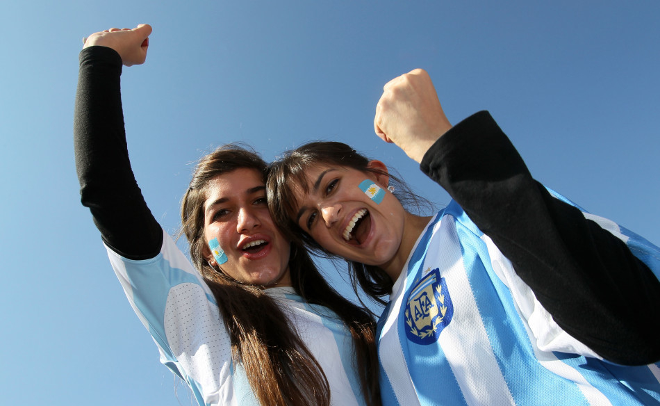 阿根廷队拿了几个世界杯第二（阿根廷死忠,13届世界杯从未缺席，1974-2022，见证阿根廷3次夺冠）