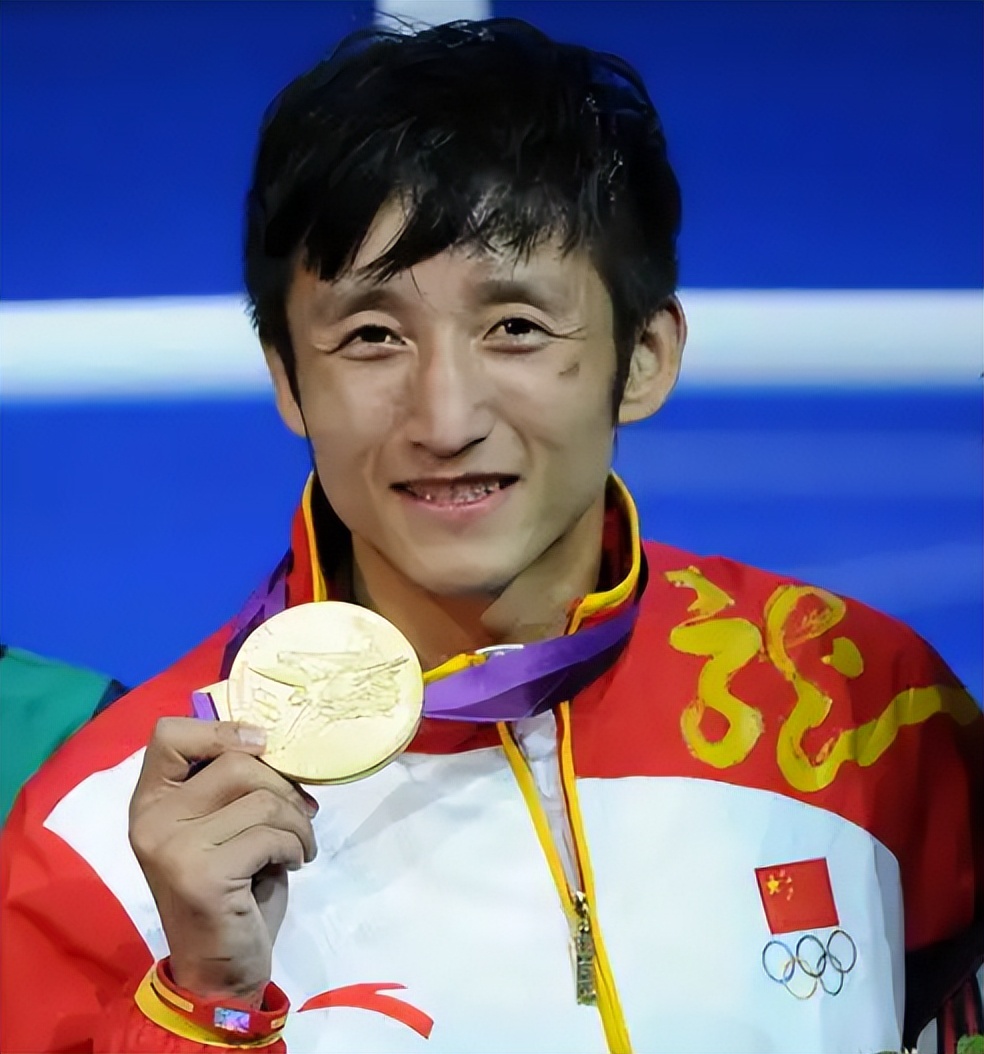 冉莹颖：为爱从央视辞职，一年被甩23次，为救邹市明生三胎存血？