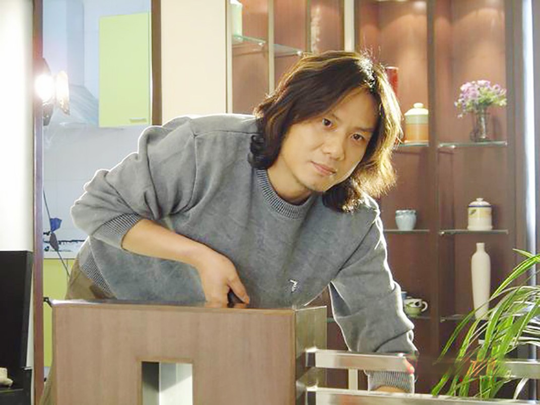 沧桑阿峰：难忘和刘晓庆两年婚姻，余生只想做儿子的好父亲