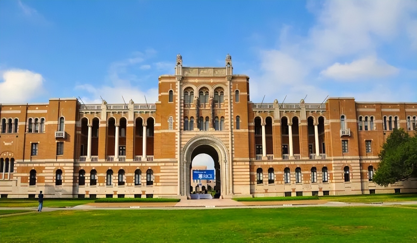 美国top公立大学(2023全美最佳「公立大学」排名出炉！UCB杀回榜首，Top 50暗流涌动)