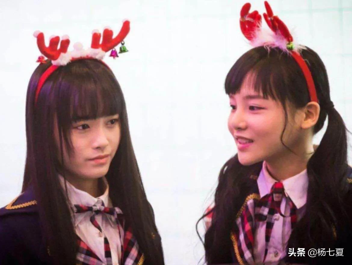 看了鞠婧祎和别人的合照才知道，她的脸真的是又美又小