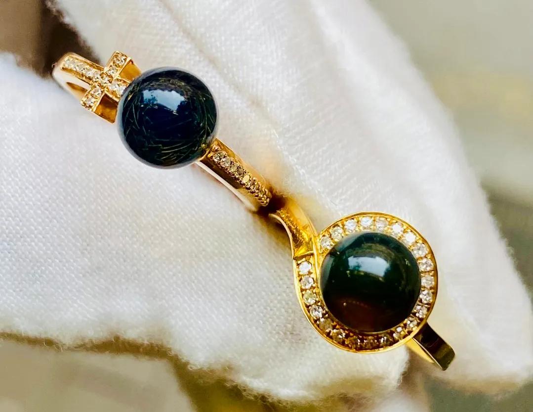 在它的产地早已开采禁绝,仅在藏家手中还有少许珍藏,那就是蓝珀中的