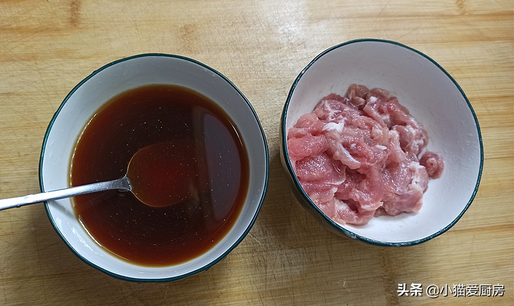 这样做的杏鲍菇溜豆腐，口感滑嫩，味道鲜美，老人小孩都爱吃