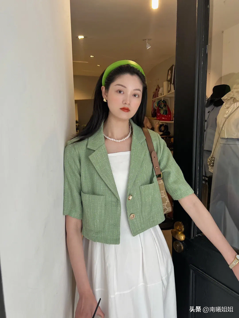 黄皮肤的人适(shi)合什么颜色的衣服（黄皮肤(fu)最显白的5个颜色）-第15张图片-大连信息网