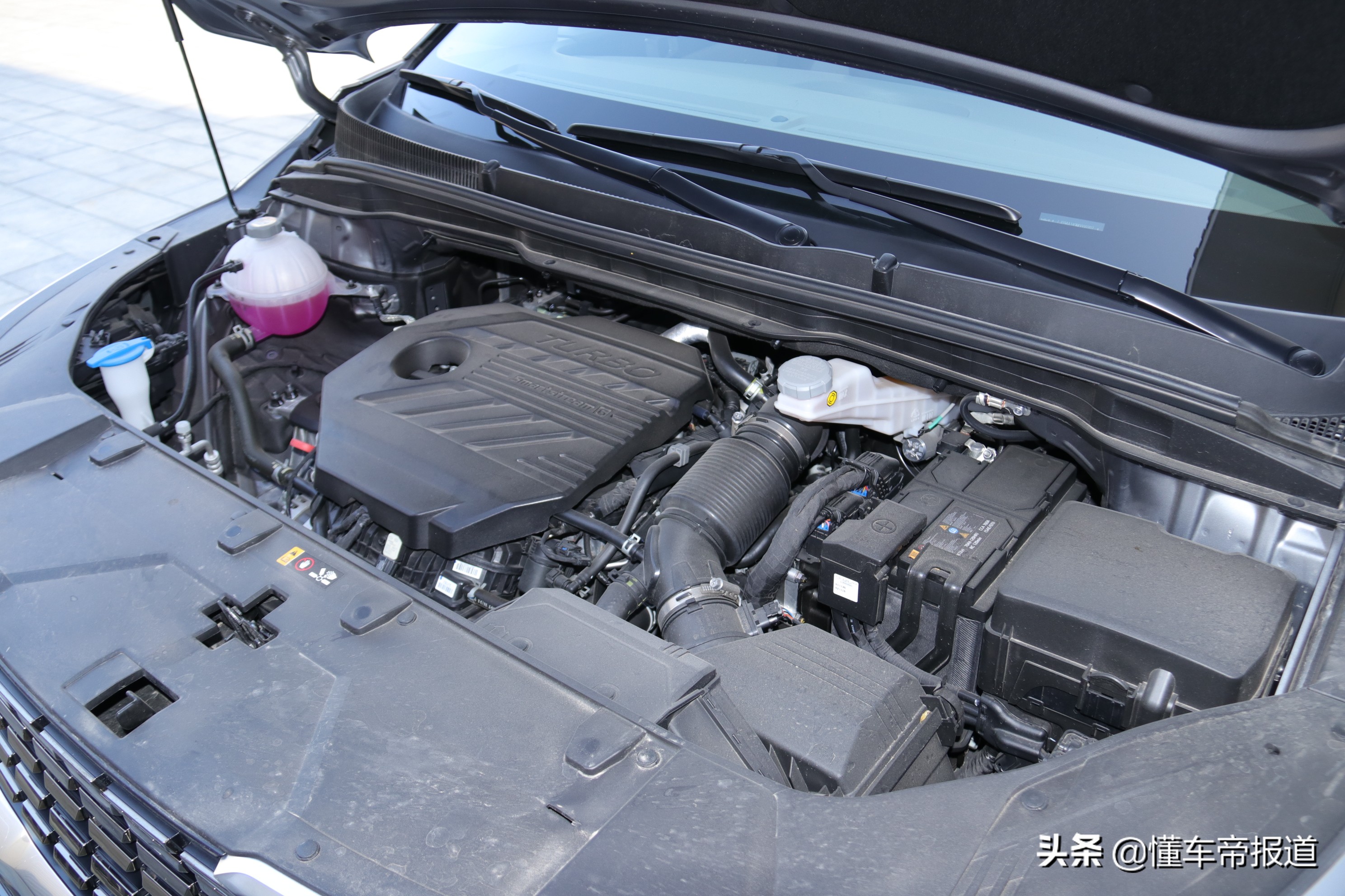 新车｜对后排乘客照顾周到，驾乘感受舒适！试驾第四代起亚嘉华