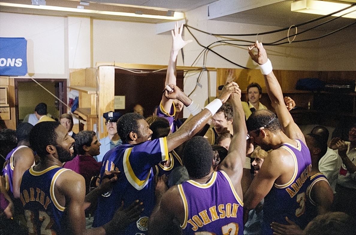 NBA所有球员数据排名（NBA球星38岁时场均得分排名，詹姆斯本赛季26分位列第一）