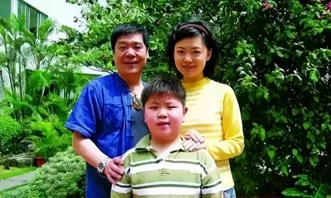 46岁的"香兰"丁玲,30年前从青岛来到广州,丈夫张琳是她的老乡