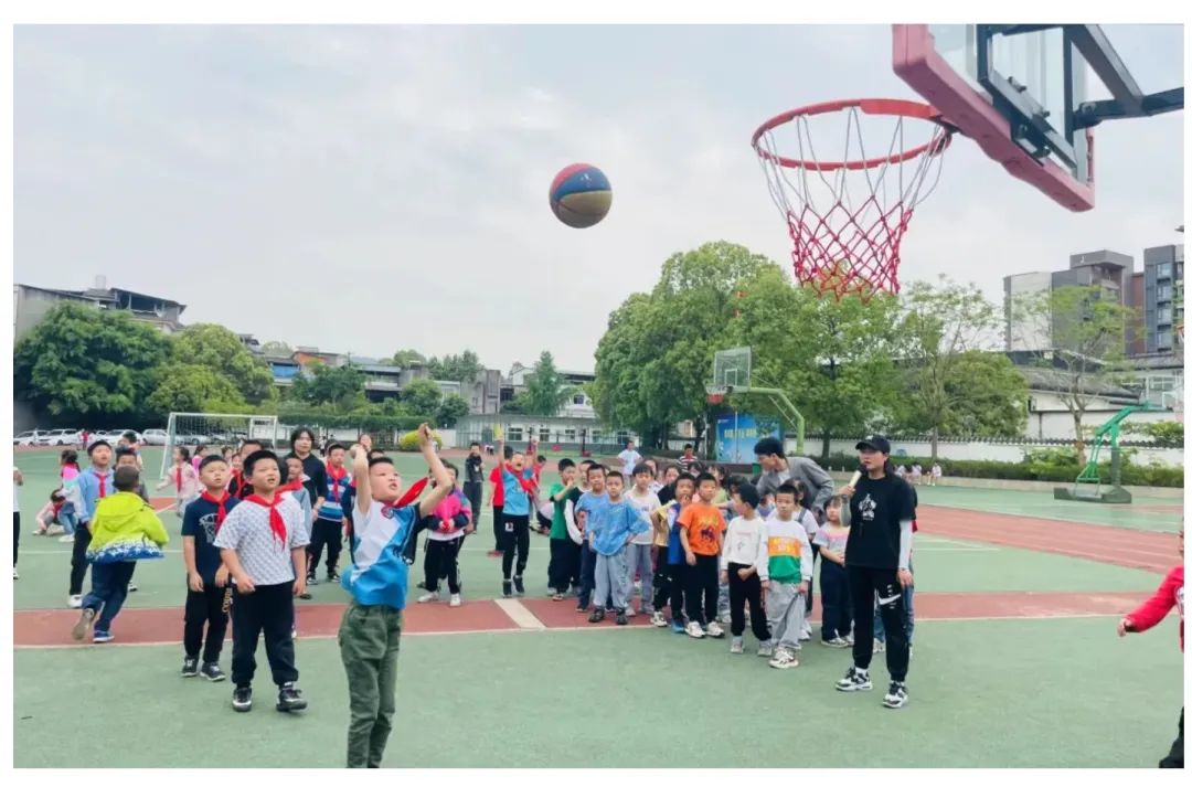 四川天府新区大林小学开展校园篮球班级联赛系列活动