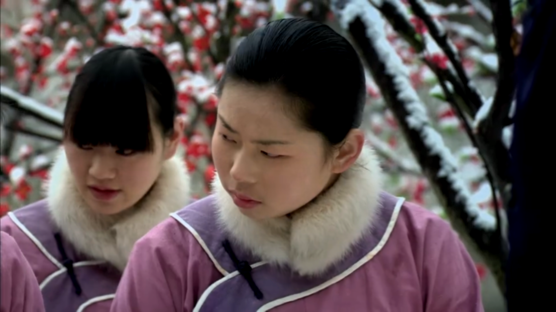 甄嬛传：余氏被打入冷宫，宫女们又在微信群里聊天了