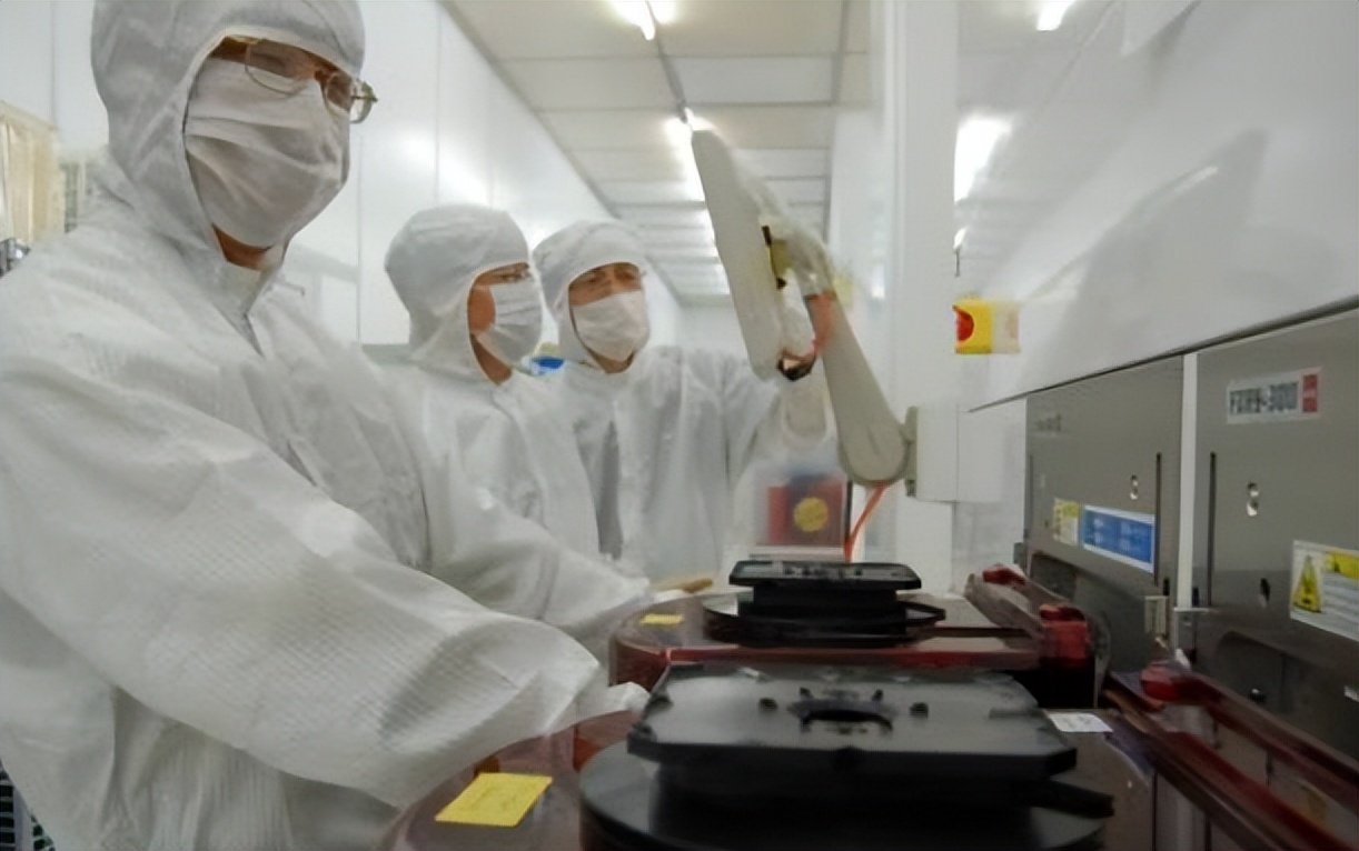 一台卖2000万一分不能少！美企只能妥协，中国这项专利让欧美折服