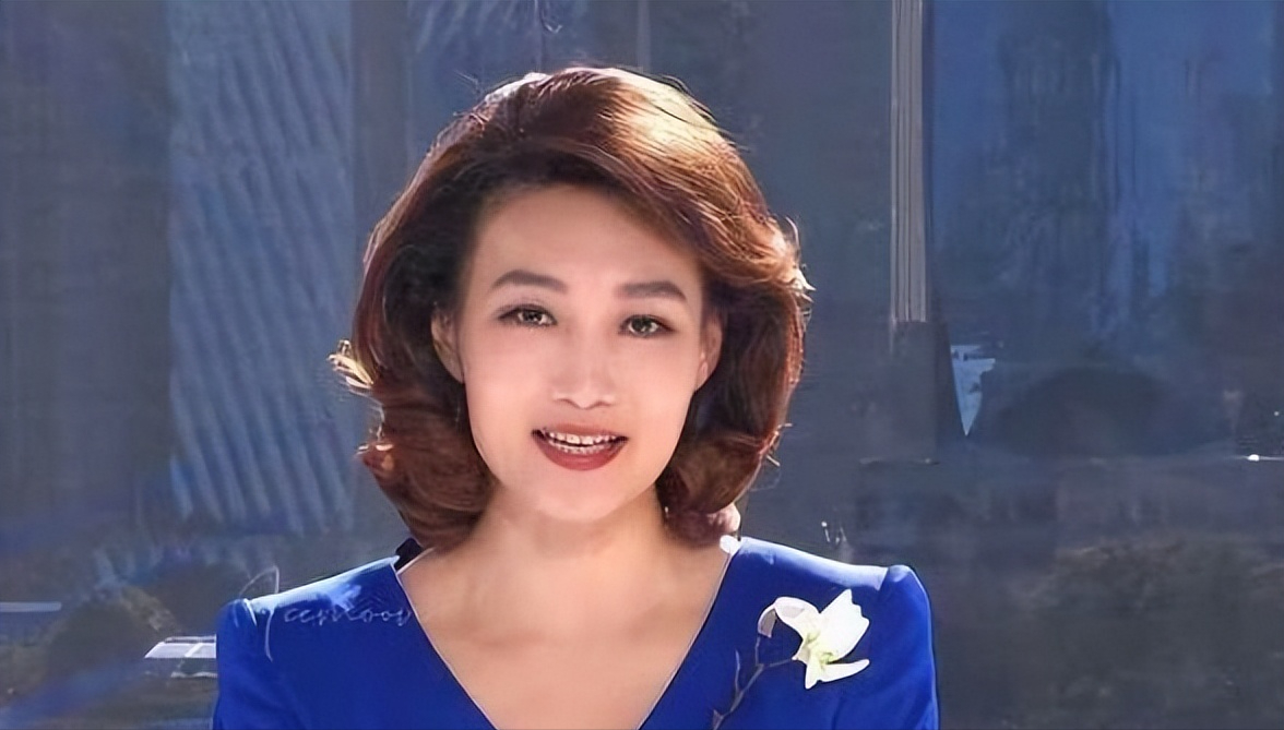 央视主持李梓萌:贷款上班20年,46岁仍未婚,她到底想要什么
