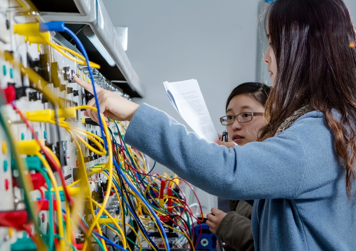 毕业生各专业月收入排名，“码农”还是好饭碗，你专业是否上榜？