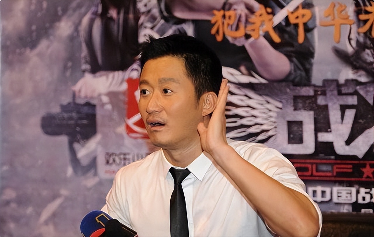 摸腿、陪酒、绝育、自杀，娱乐圈的潜规则，“毁”了多少女孩？
