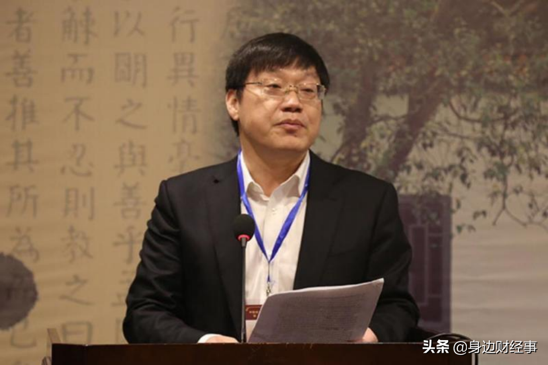 肖永明覆灭史：坐私人飞机回乡，给村民发红包，自己却欠221亿？