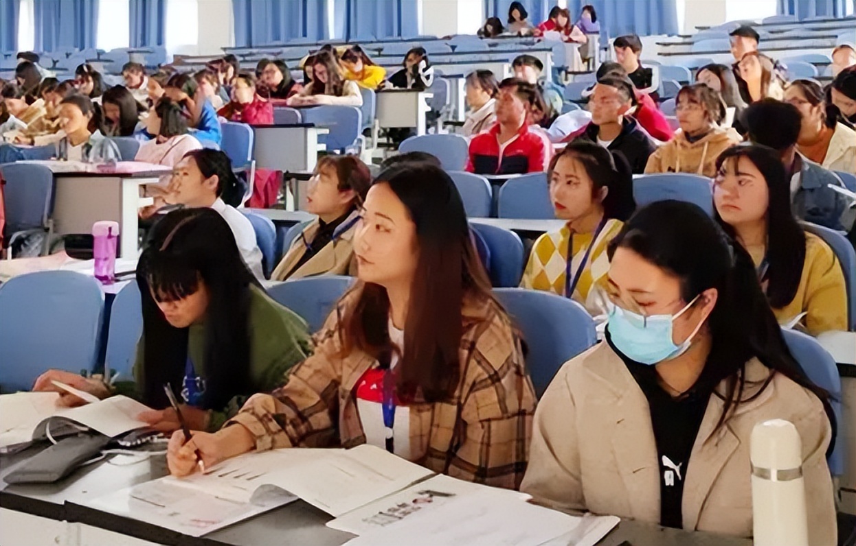 清北交复新生几大特点，男生比女生多，“寒门学子”越来越少