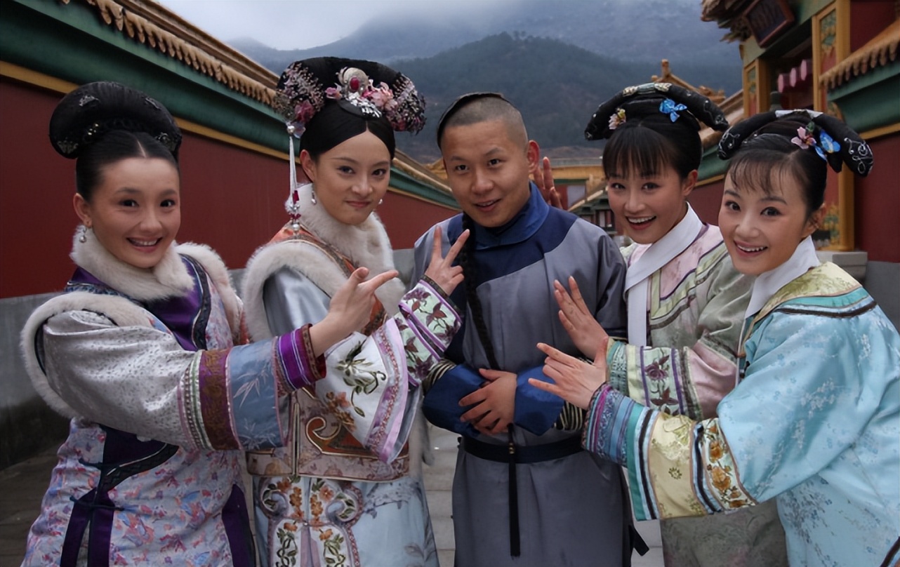 经典剧集的“边角料”，八戒骑摩托、妃子玩手机，谢谢，有被笑到