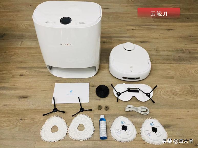 拖地哪家强？四款热销扫拖机器人实测（石头/云鲸/360/科沃斯）