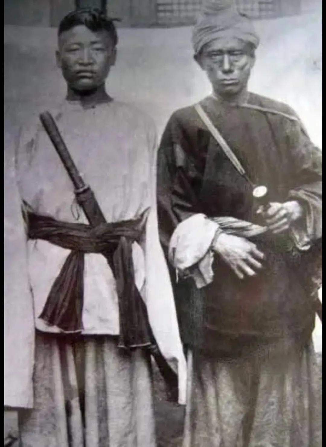 旧时代，为什么大凉山的黑彝能够统治白彝？