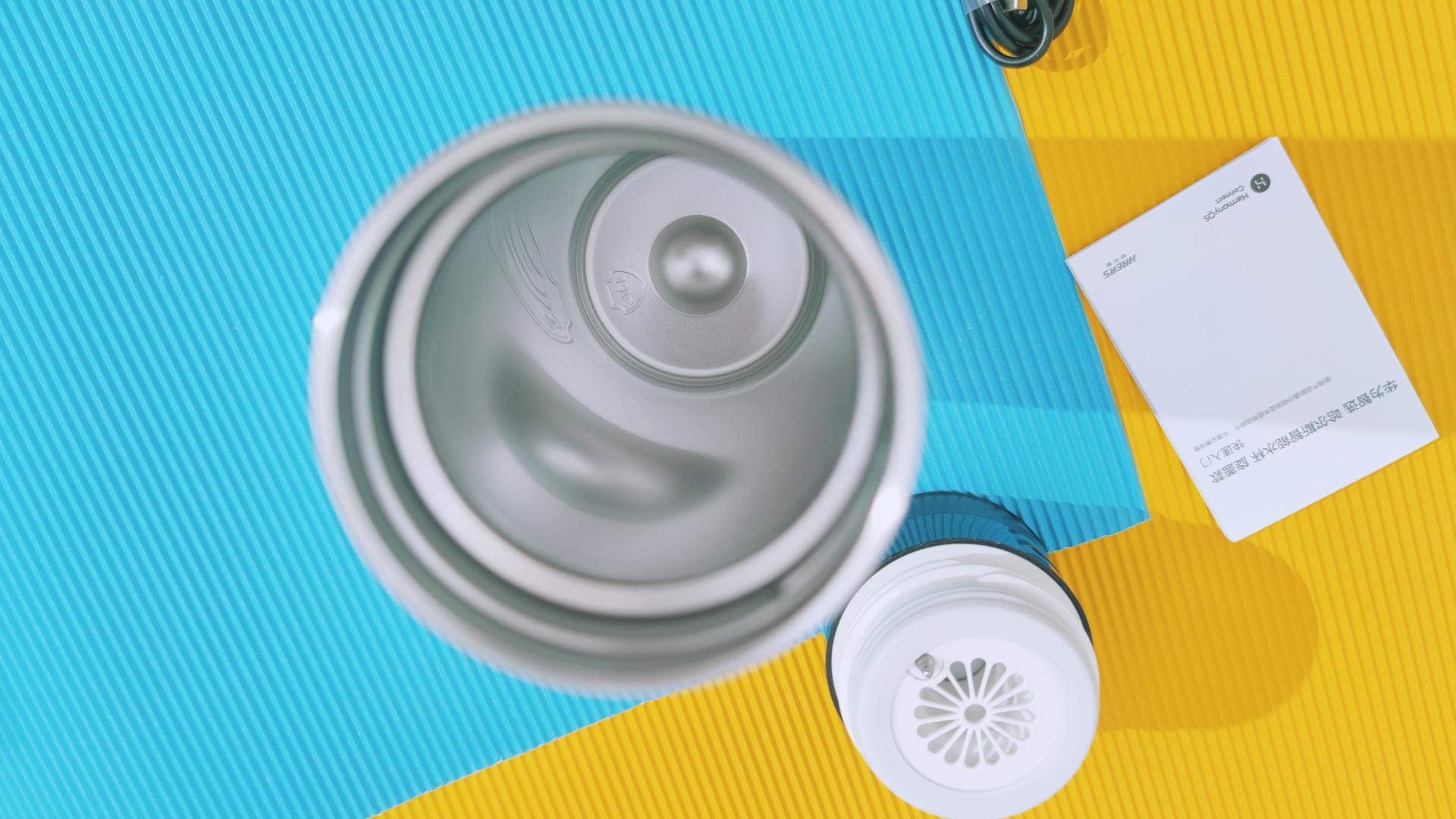 能提醒你喝水的水杯！华为智选哈尔斯智能水杯上手