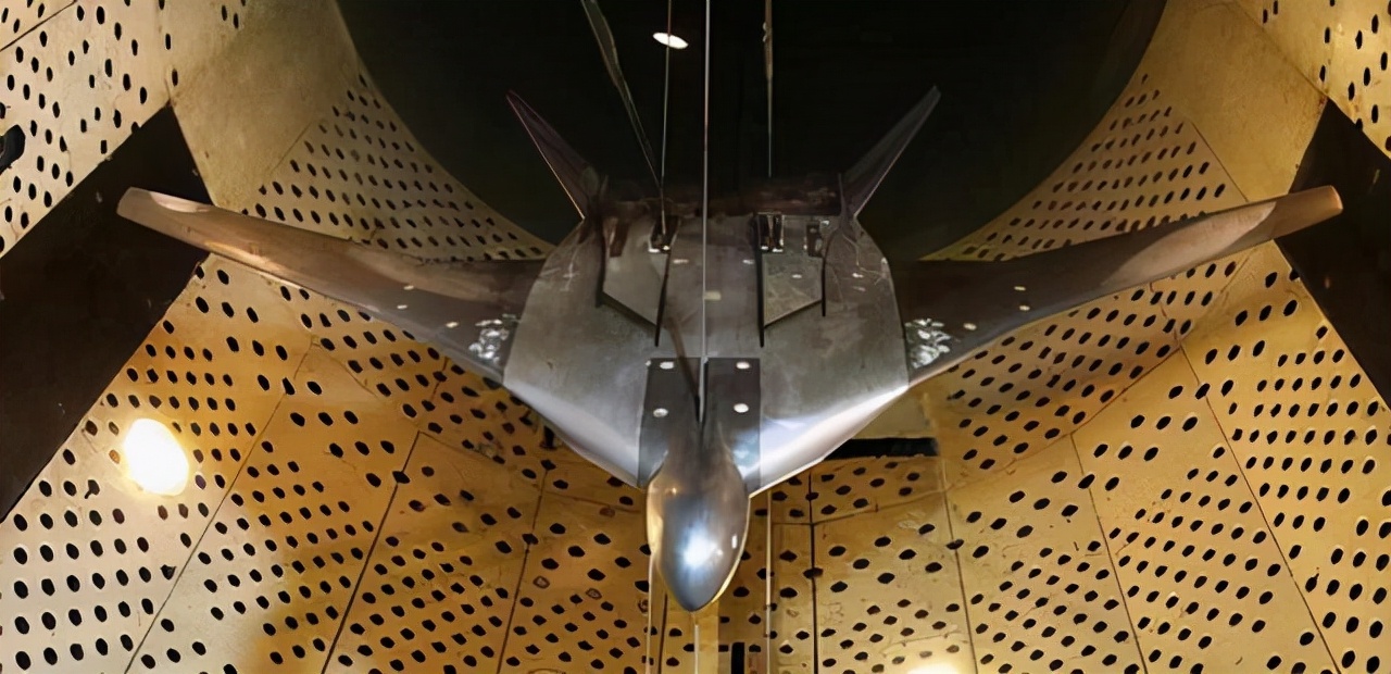 ����ʽ������ը������˺�ѱ�Լ�ķ�����ϵ