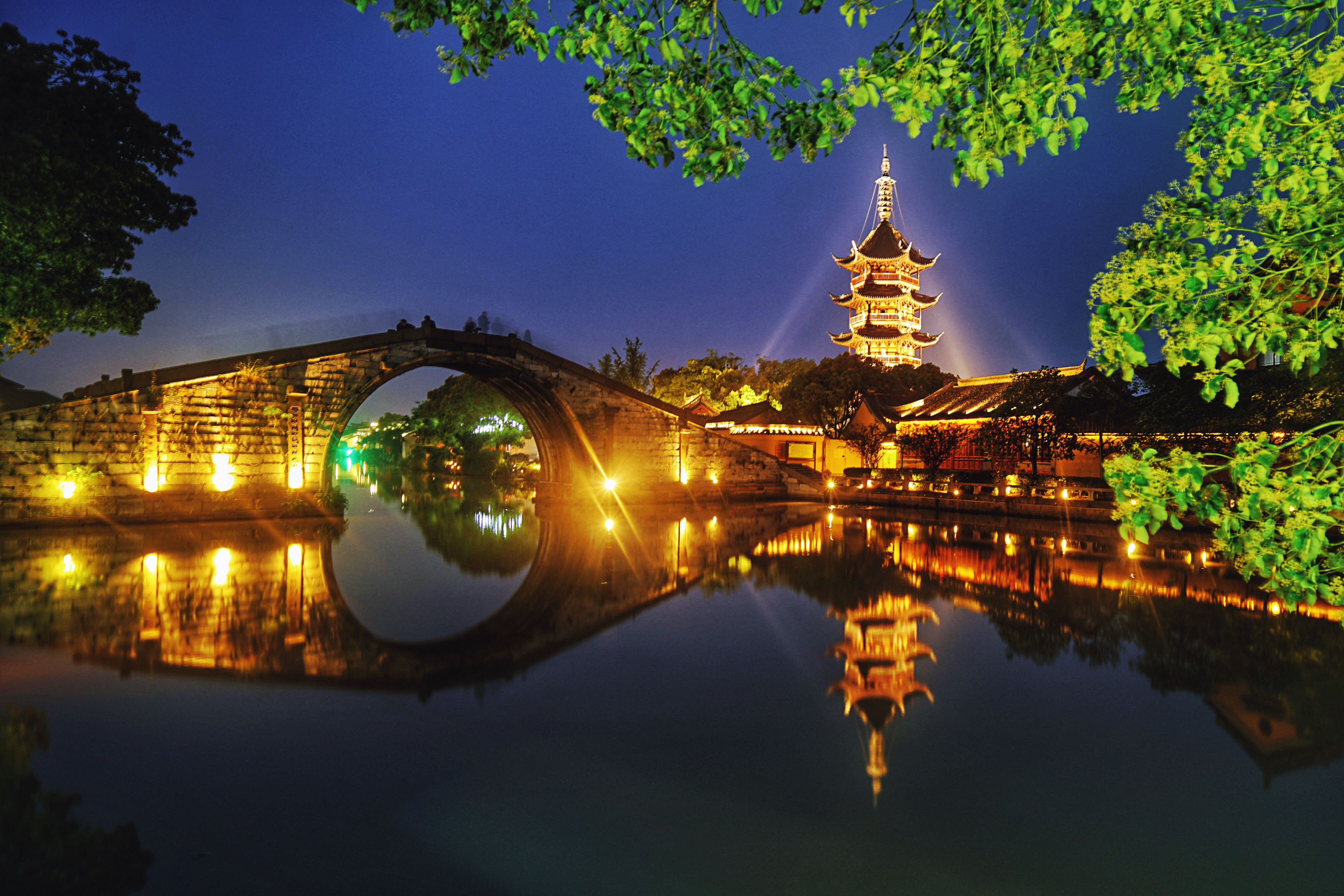 回顾这悠悠古镇,美丽的乡村,喝一杯茶,田间骑一骑自行车,总是觉得