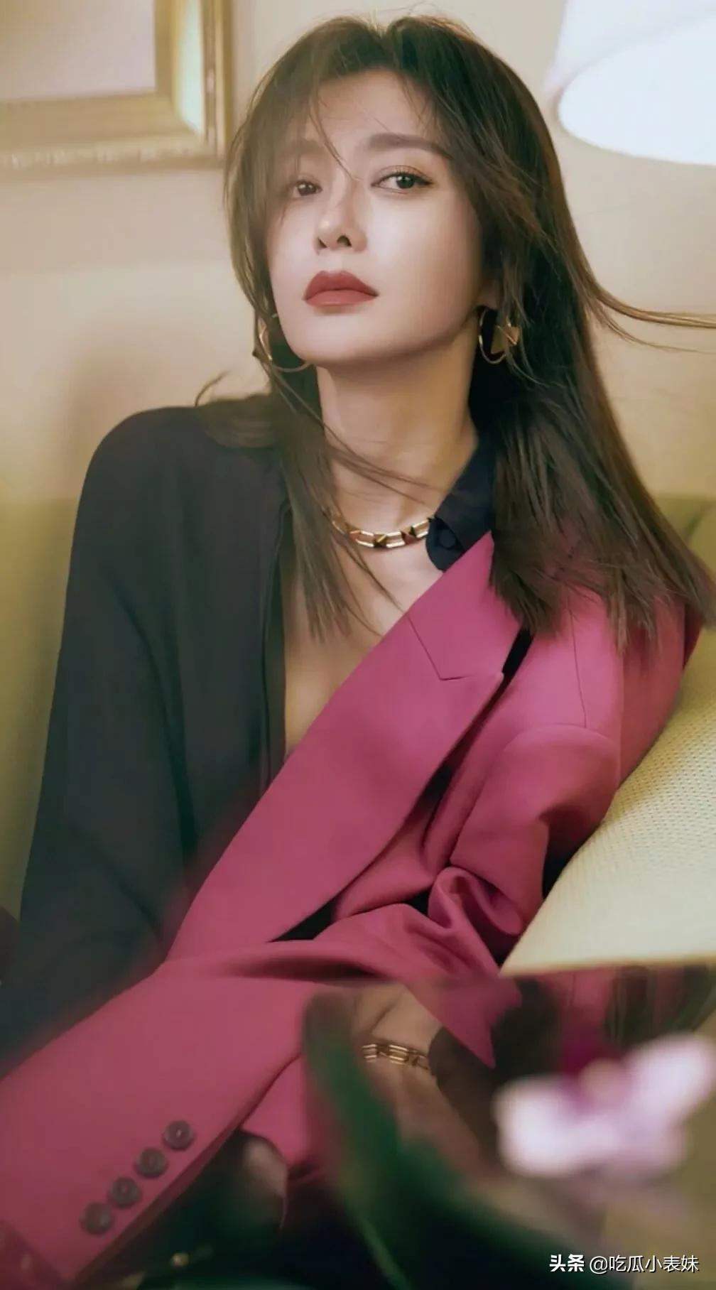 秦岚，美艳绝伦，网友：我的女神