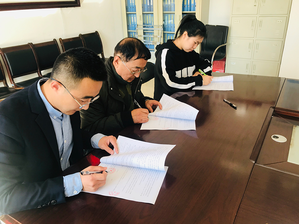 过来人坦言，毕业生签署“三方协议”需谨慎，不要太听老师的话