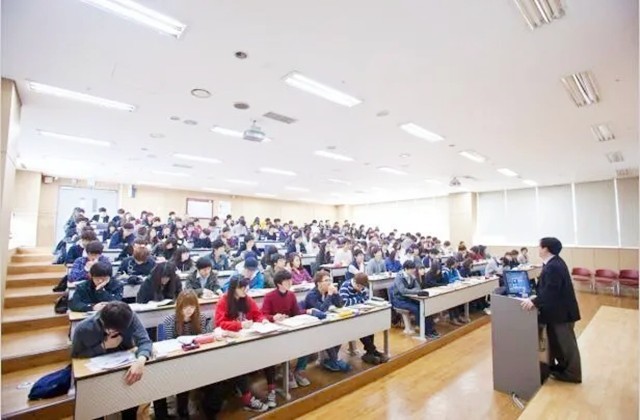 不靠颜值靠实力的三胞胎兄弟，原来学舞蹈，现在成了军营男子汉