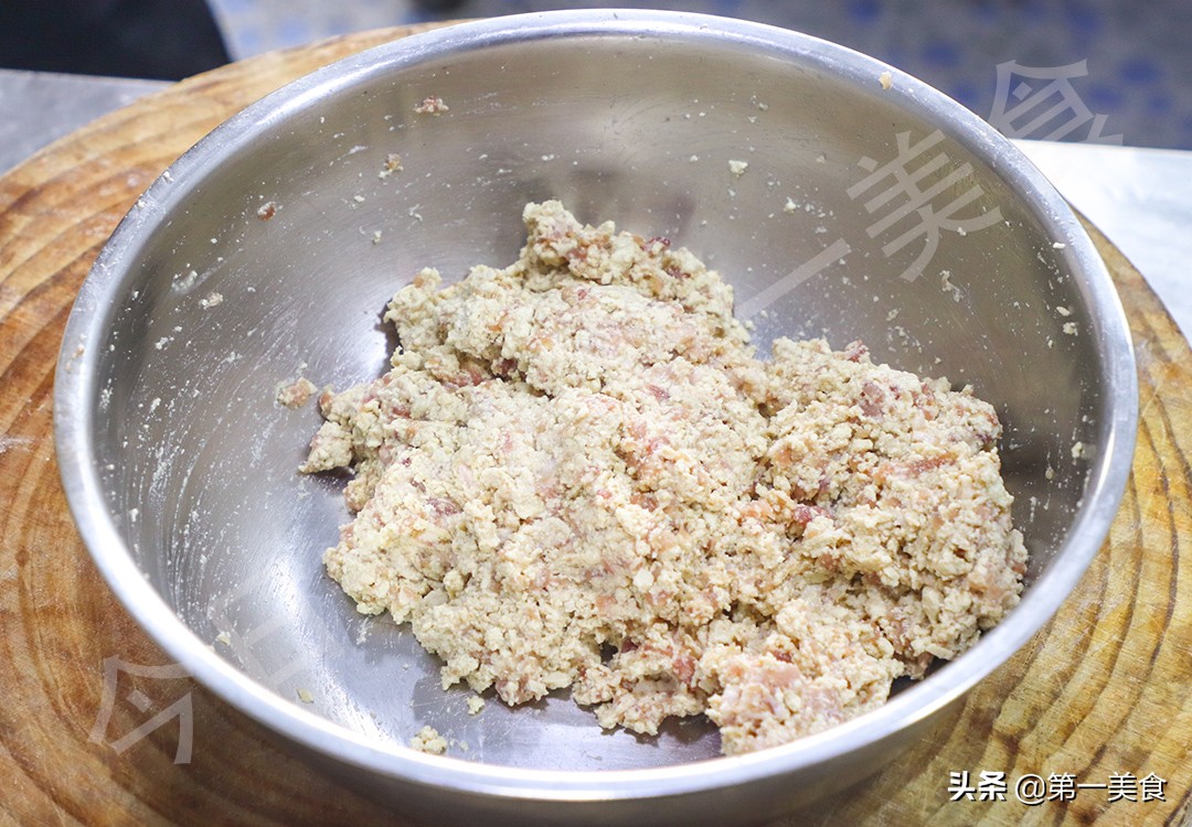 家庭豬肉丸子的做法,家庭豬肉丸子的做法,簡單又好吃