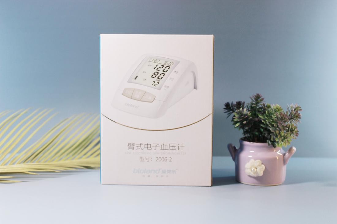 大屏显示加大声播报，简单易操作爱奥乐智能血压计使用体验
