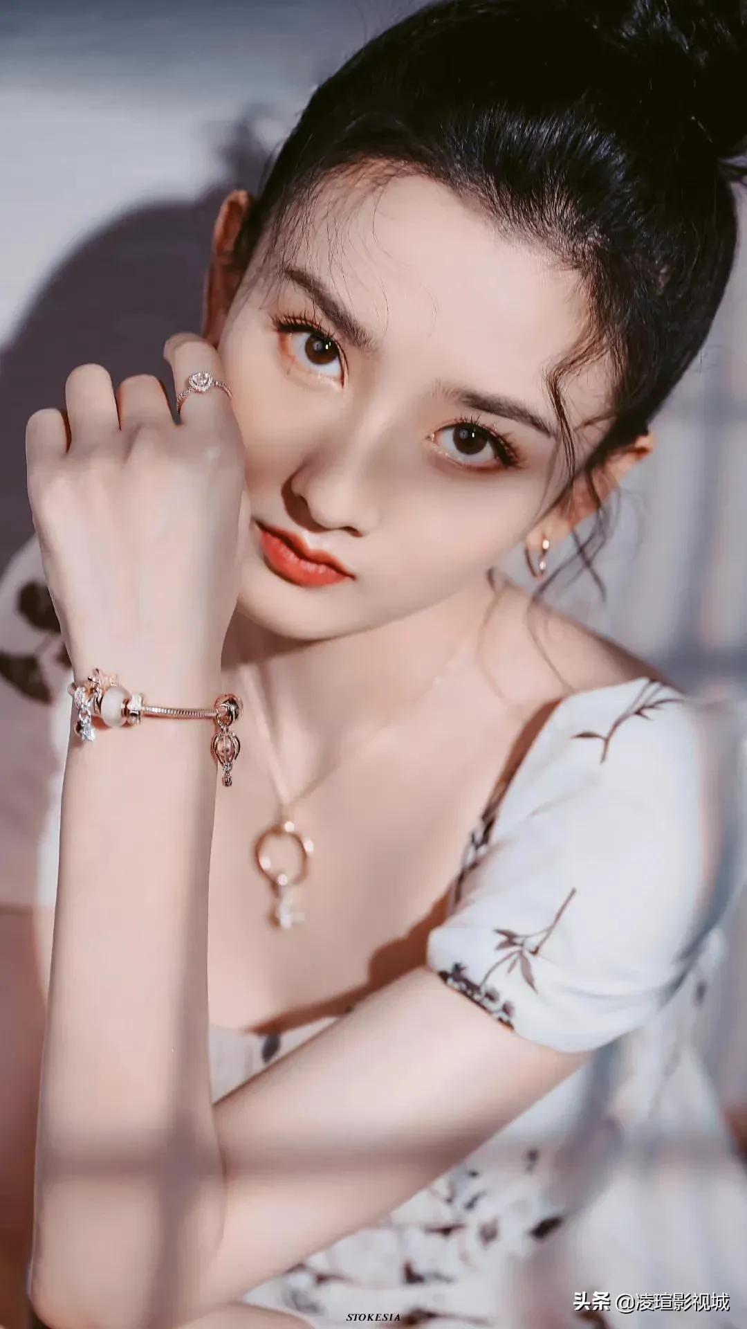 明星壁纸图片分享：宋祖儿（3）