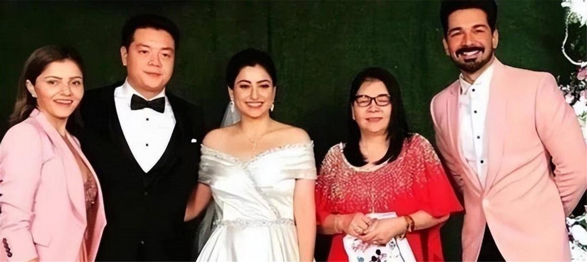 中国厨师小伙苦追印度女星，9年的坚持，终于抱得美人归