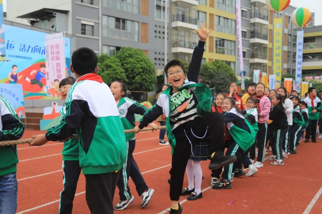 行雅中队，逐光而行｜记天府新区南湖小学南湖小学4.5班行雅中队