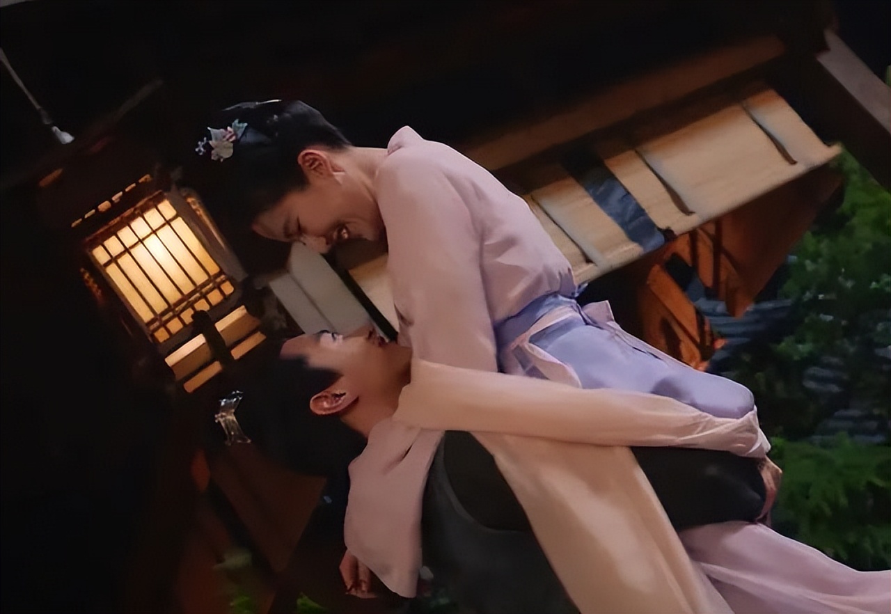 经典剧集的“边角料”，八戒骑摩托、妃子玩手机，谢谢，有被笑到