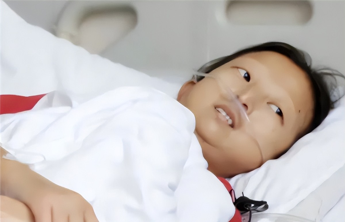 2020年，贵州24岁女大学生去世时仅43斤，为救弟弟一天花两块钱