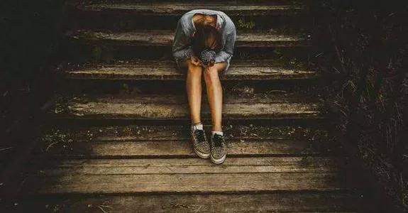 人生伤感，可是一个人的情绪不好的状态