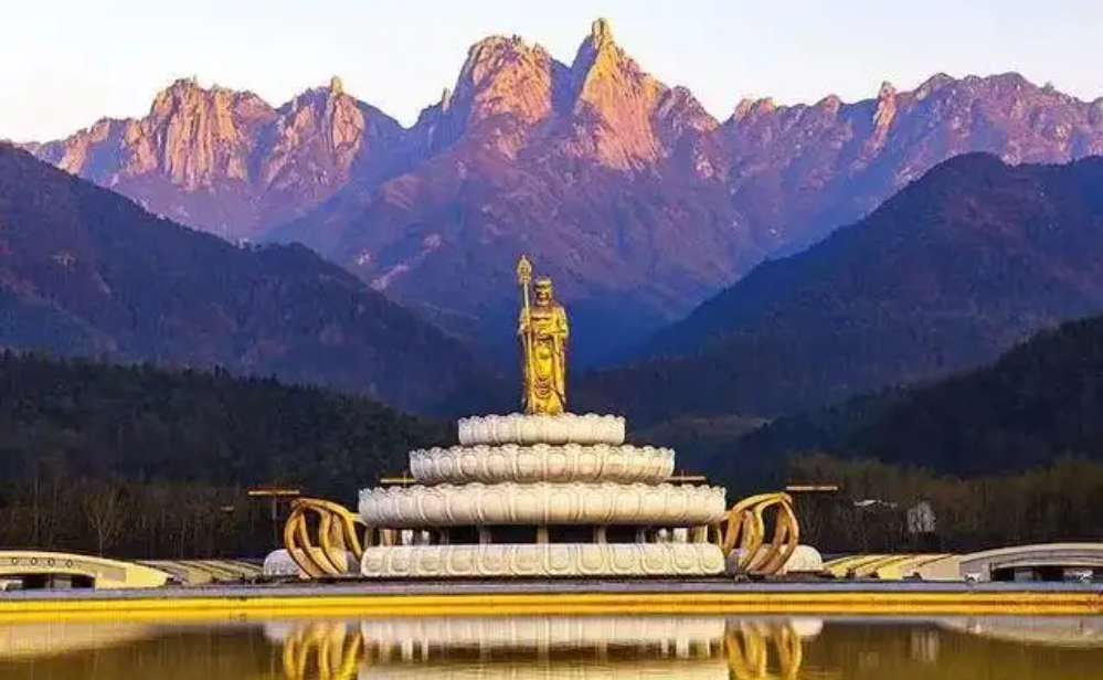 世界上“最诡异”的3座佛像：2座在中国，最后1座在日本，高121米