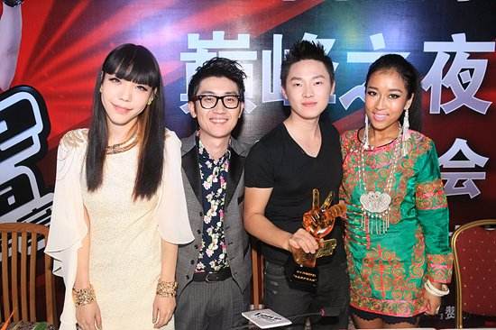 红得快，沉得也快，这8位“风光不再”的明星，如今有人露了原形