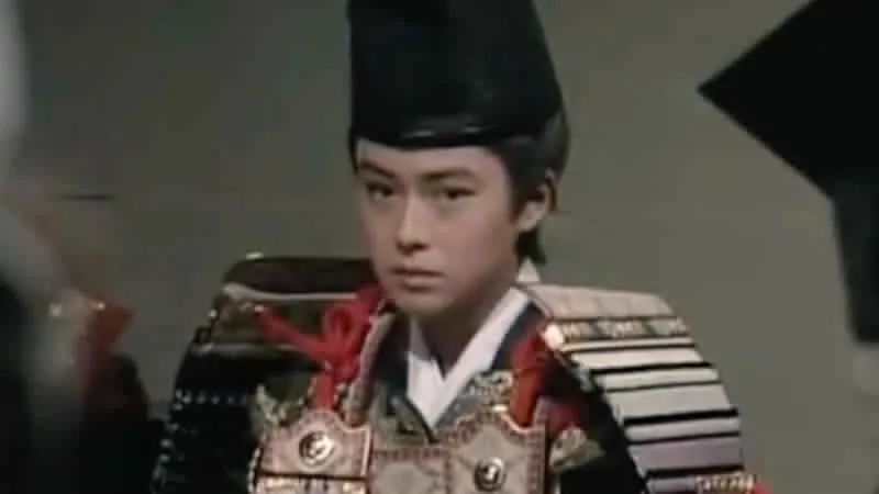 日本国民美少女始祖，曾和成龙一起主演电影！无数粉丝求她复出…