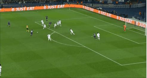 姆巴佩读秒绝杀！大巴黎1-0皇马，梅西失点，卡塞米罗下轮停赛