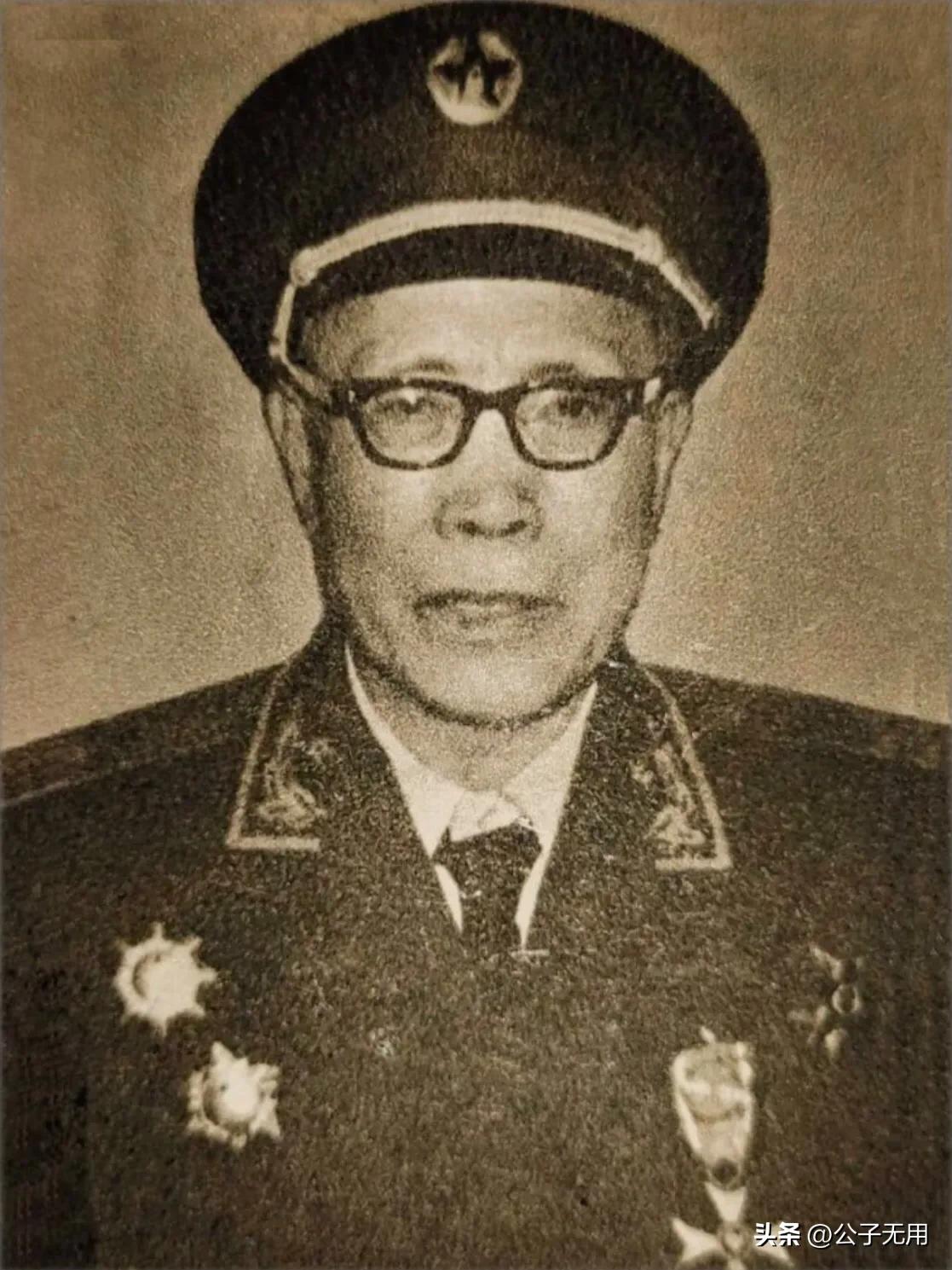 陈沂(1912年—2002年),贵州遵义人.